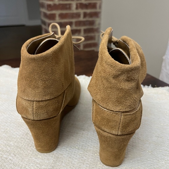 Nine West Suede Booties Size 9.5 Brown Wedge Heels Boho Preppy Fall Festival NWT - Picture 10 of 11